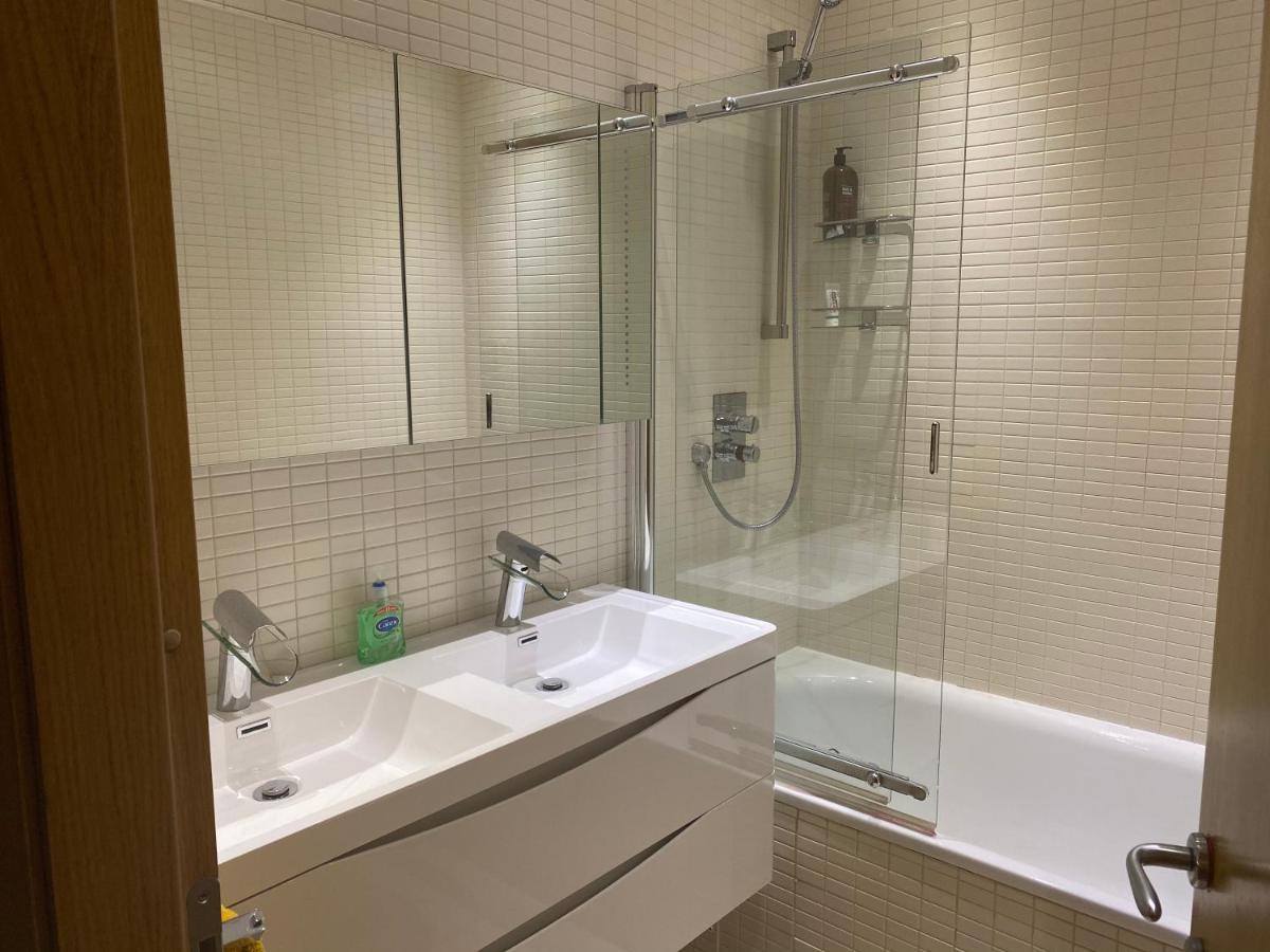 2 Bed Chic Apartment In Glasgow City Centre Экстерьер фото